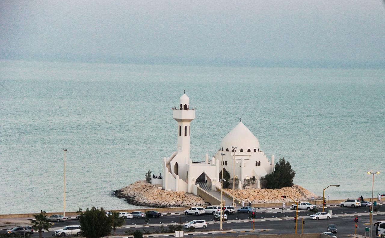 Golden Tulip Al Khobar Hotel Екстериор снимка